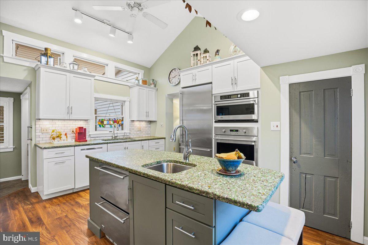 AVONDALE - Residential