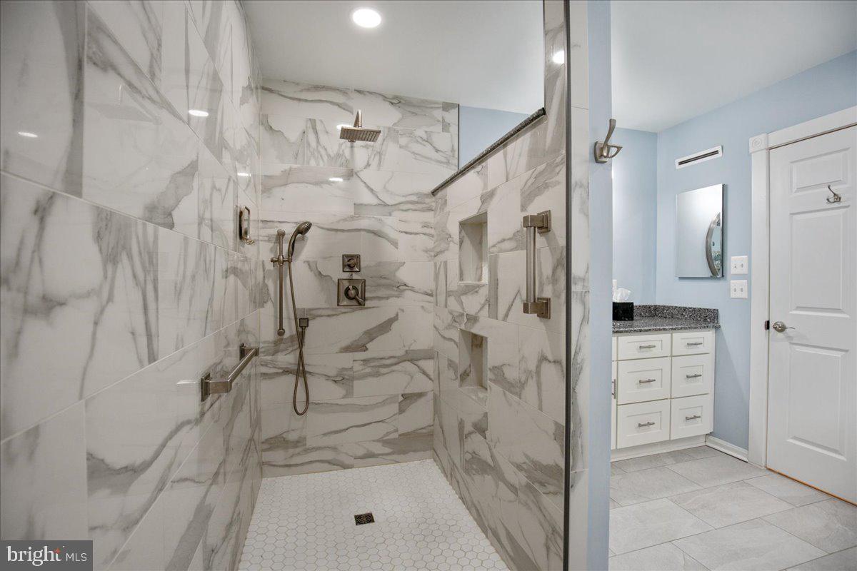 AVONDALE - Residential