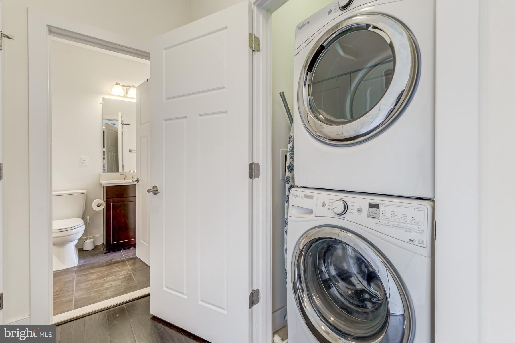 COLUMBIA PLACE - Residential Lease