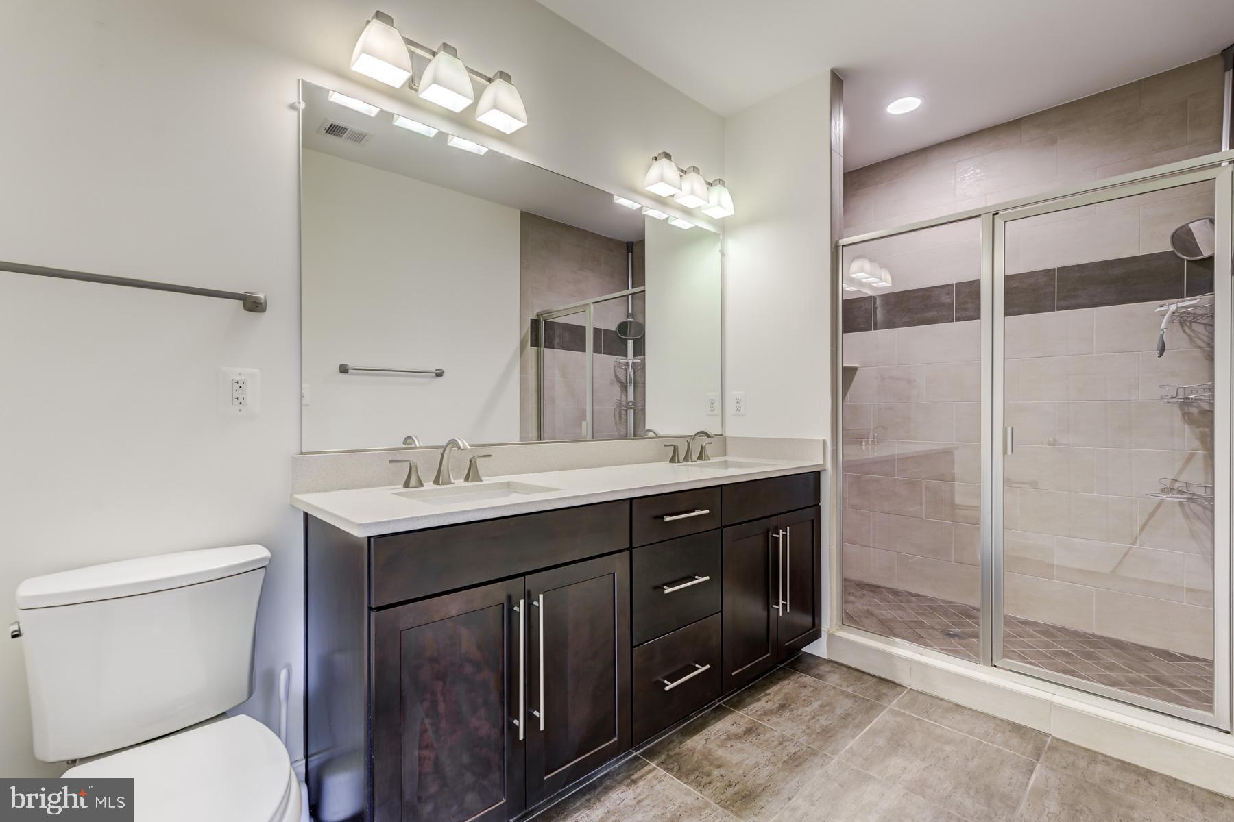 COLUMBIA PLACE - Residential Lease