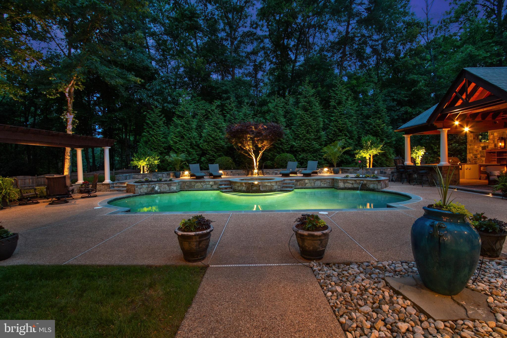 EDGEWATER - Residential