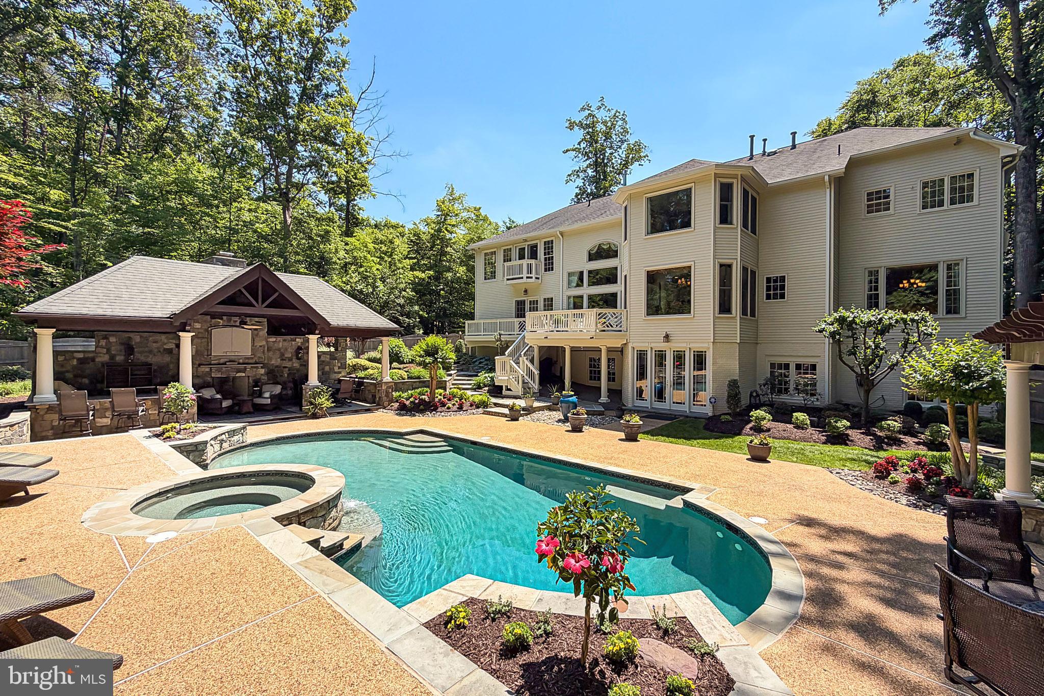 EDGEWATER - Residential