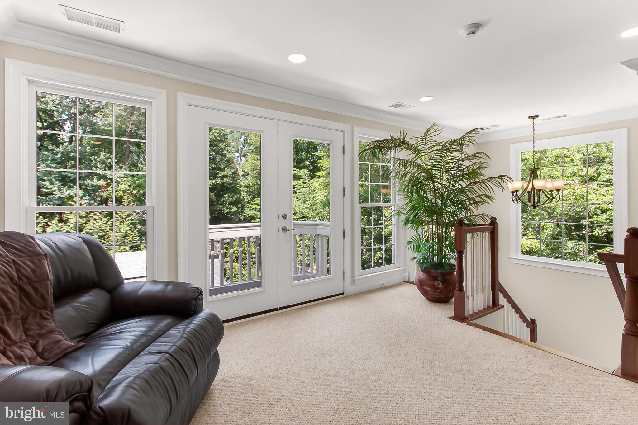 EDGEWATER - Residential