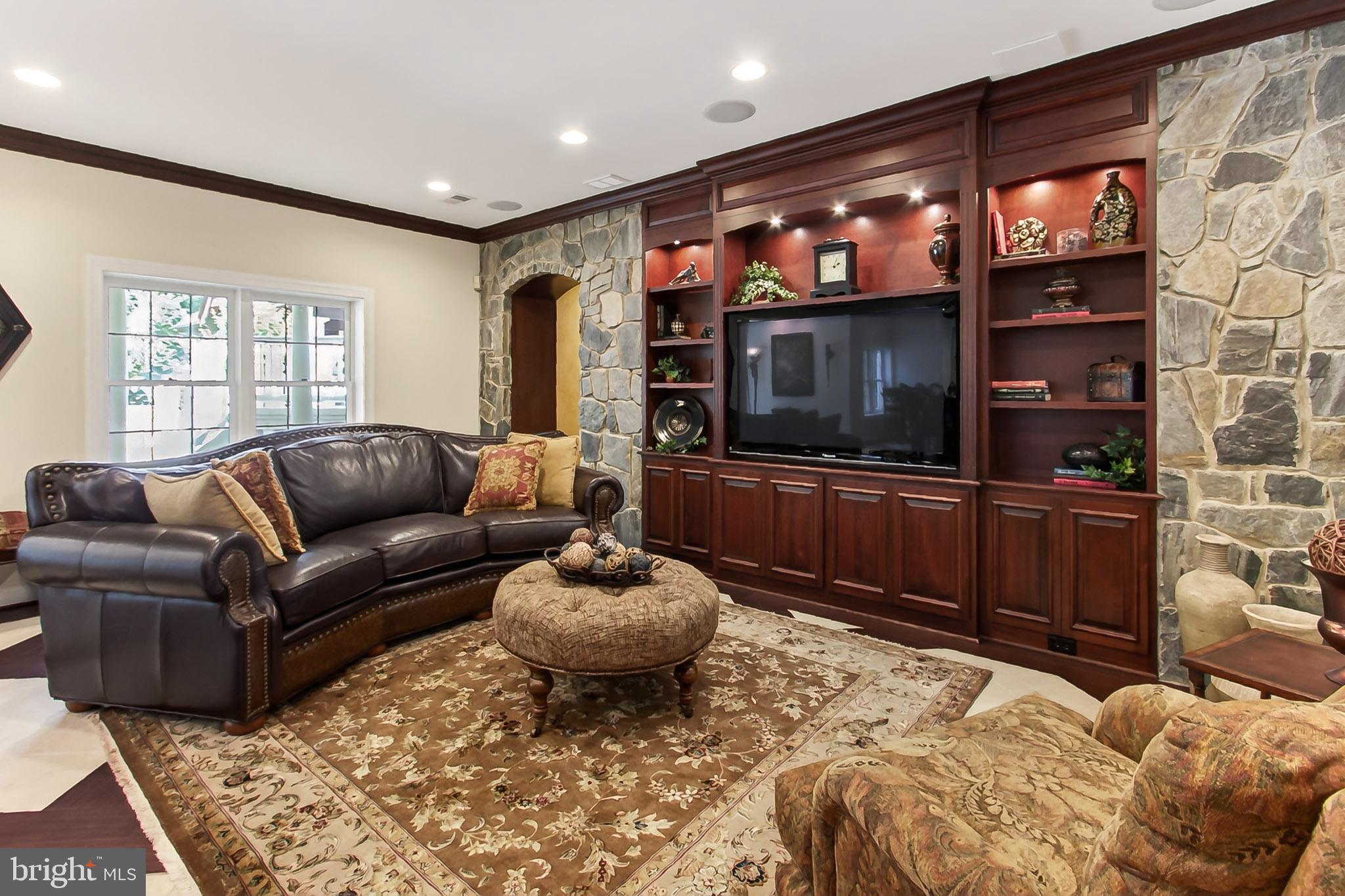 EDGEWATER - Residential