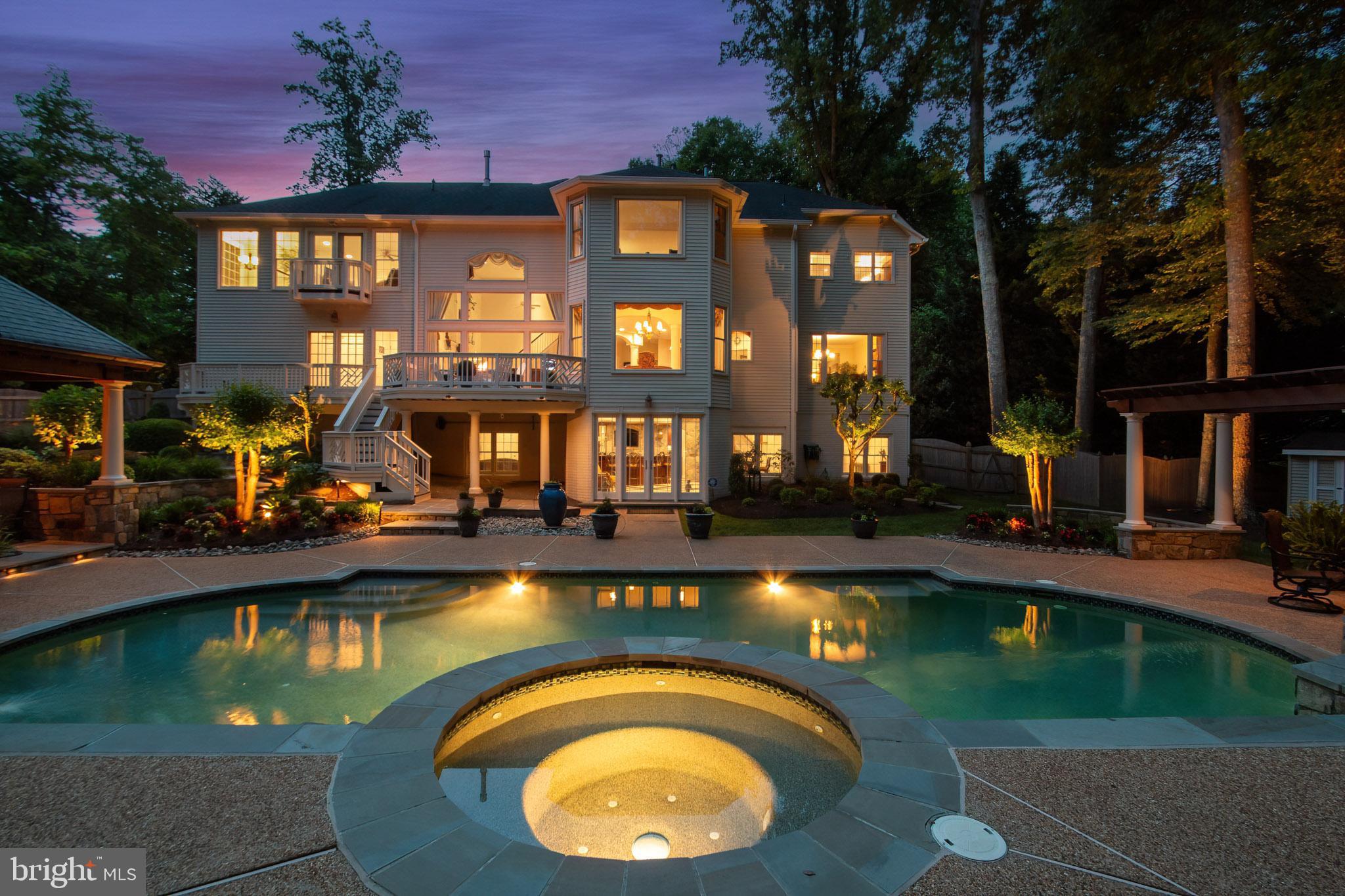 EDGEWATER - Residential