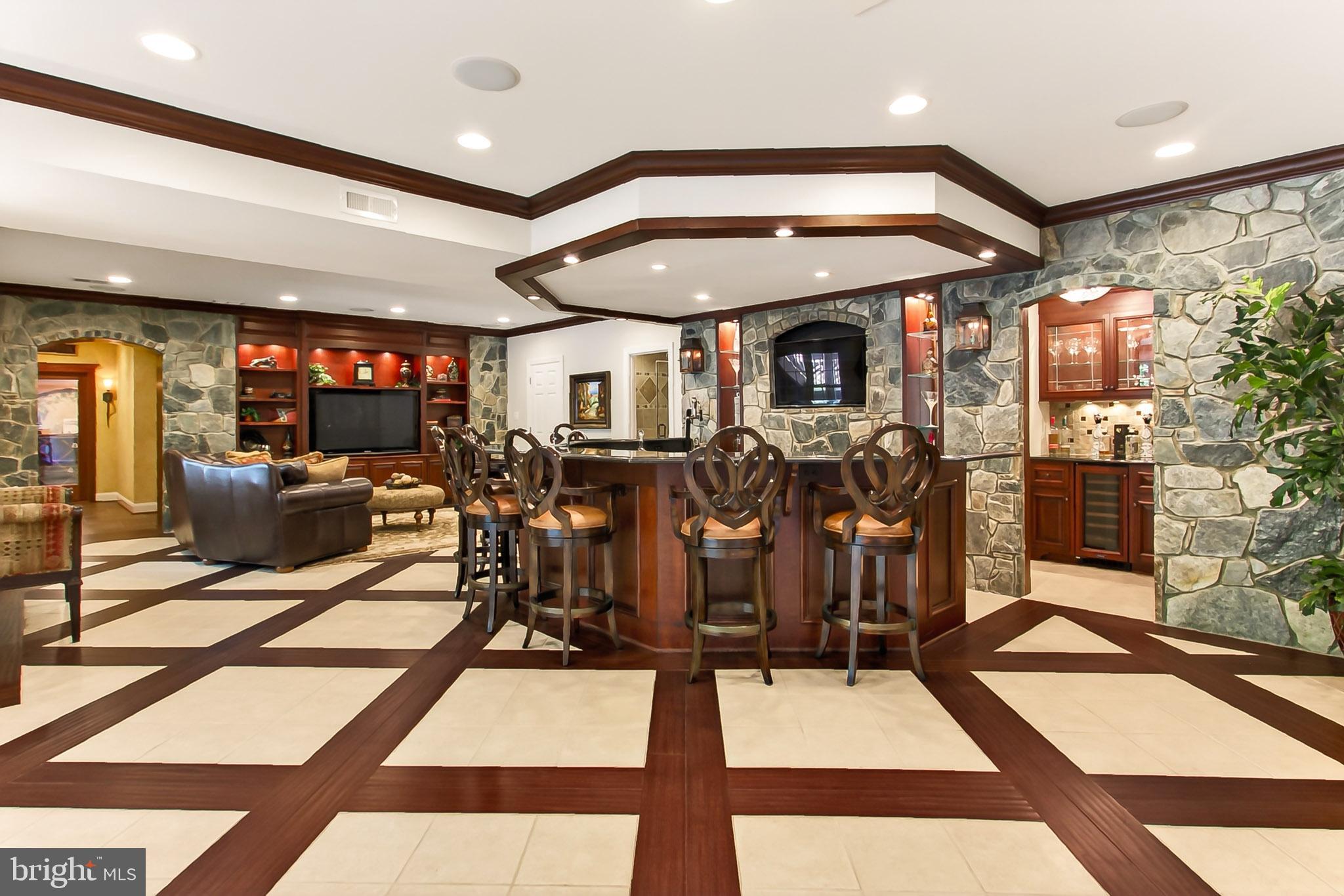 EDGEWATER - Residential