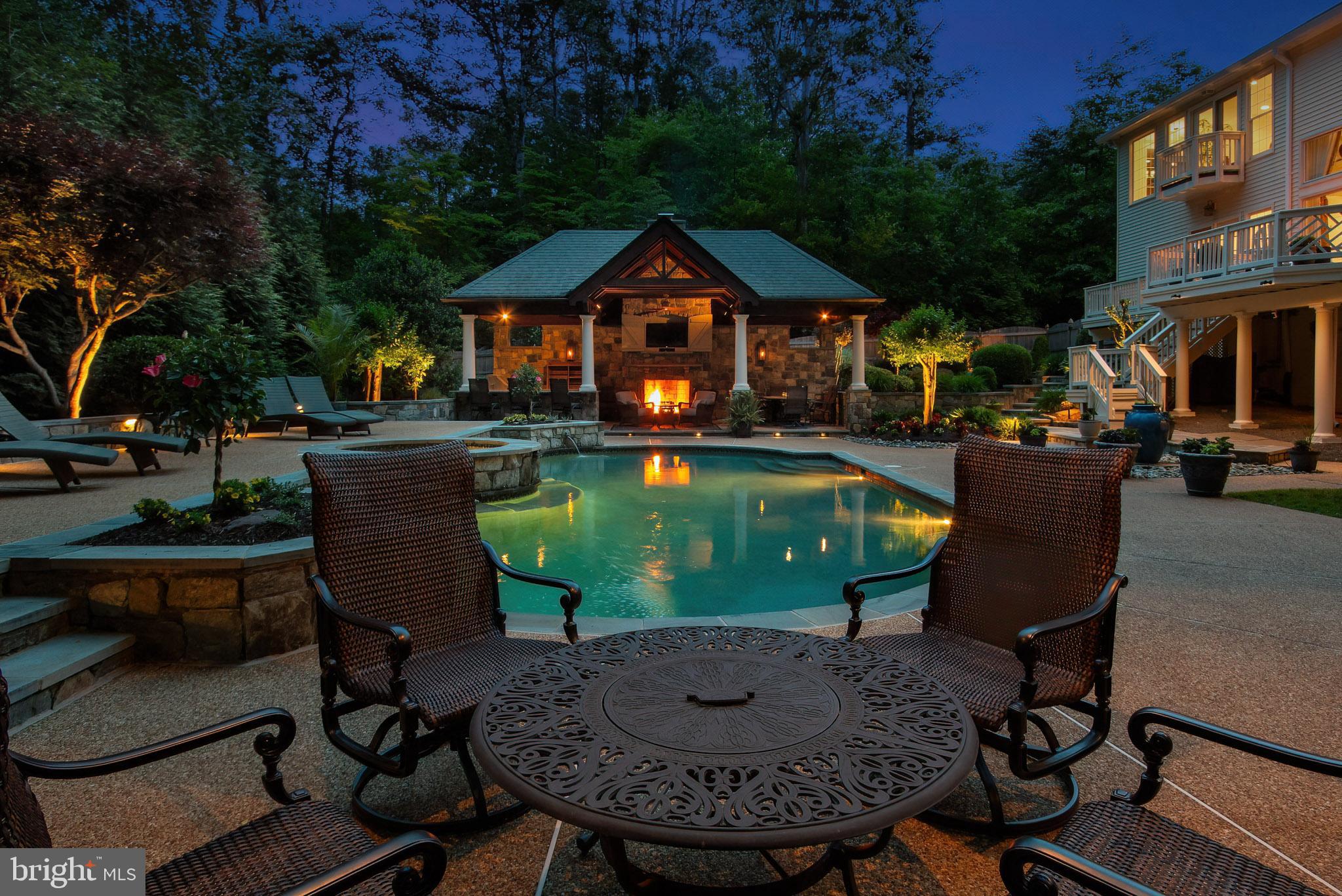 EDGEWATER - Residential