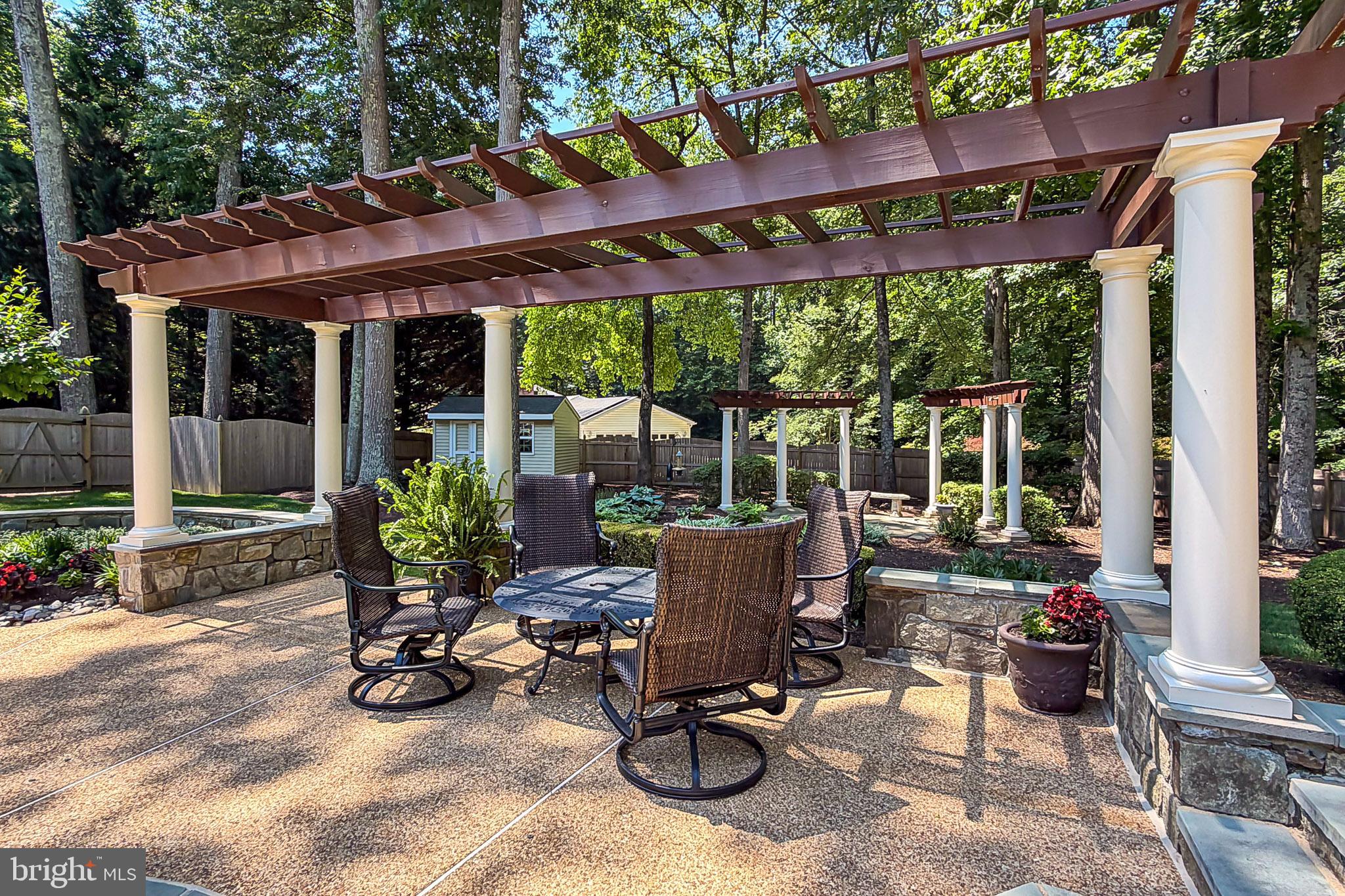EDGEWATER - Residential