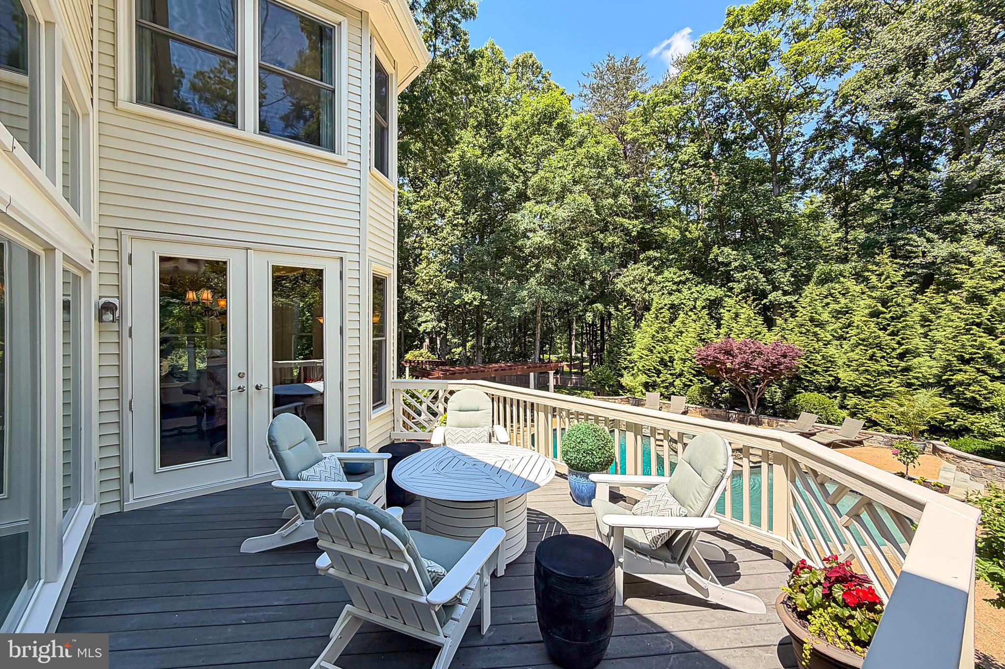 EDGEWATER - Residential