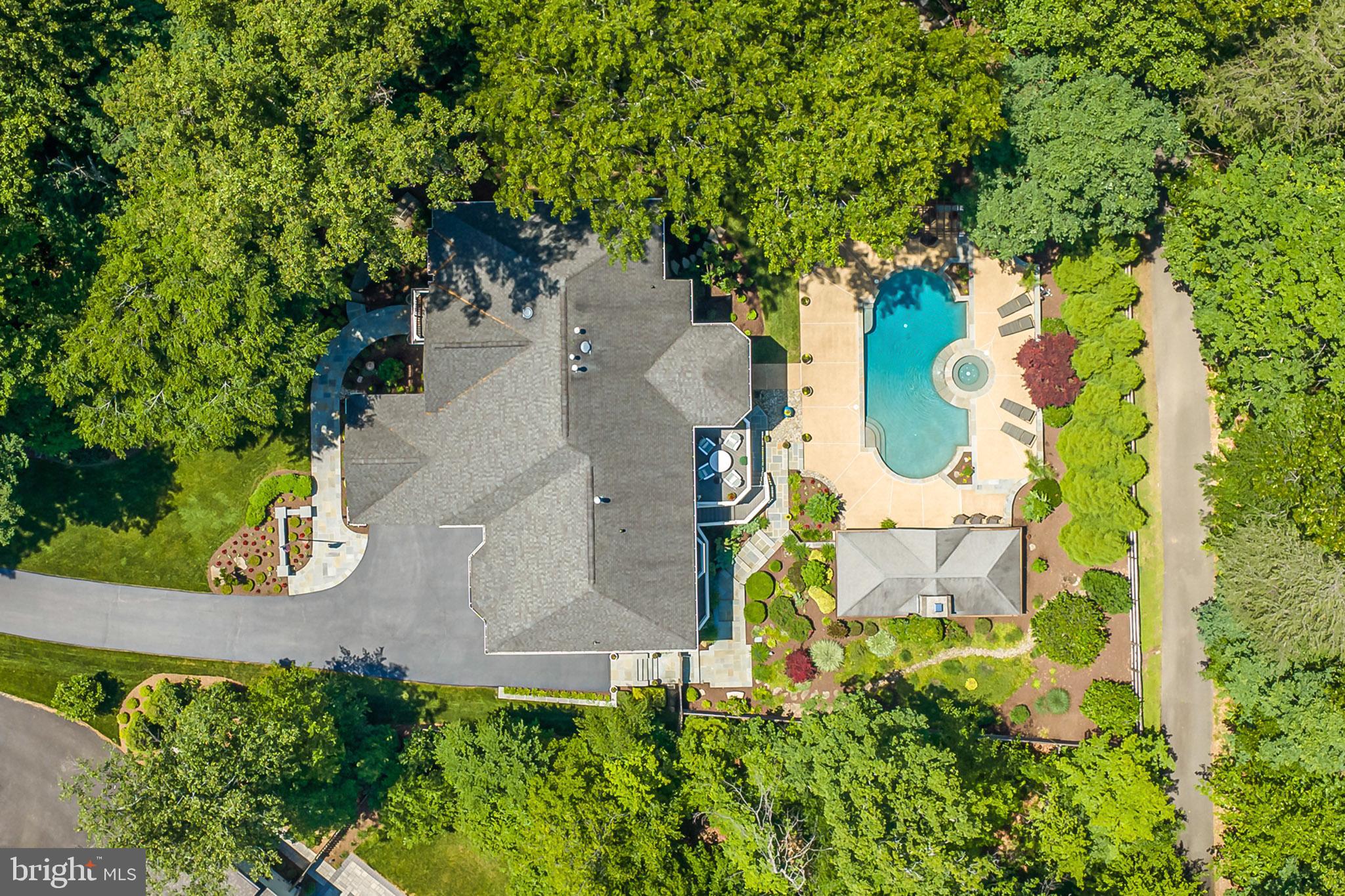 EDGEWATER - Residential