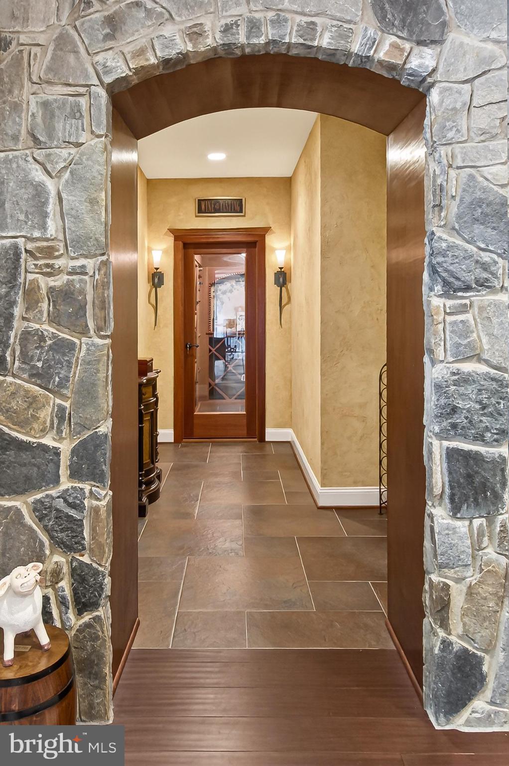 EDGEWATER - Residential