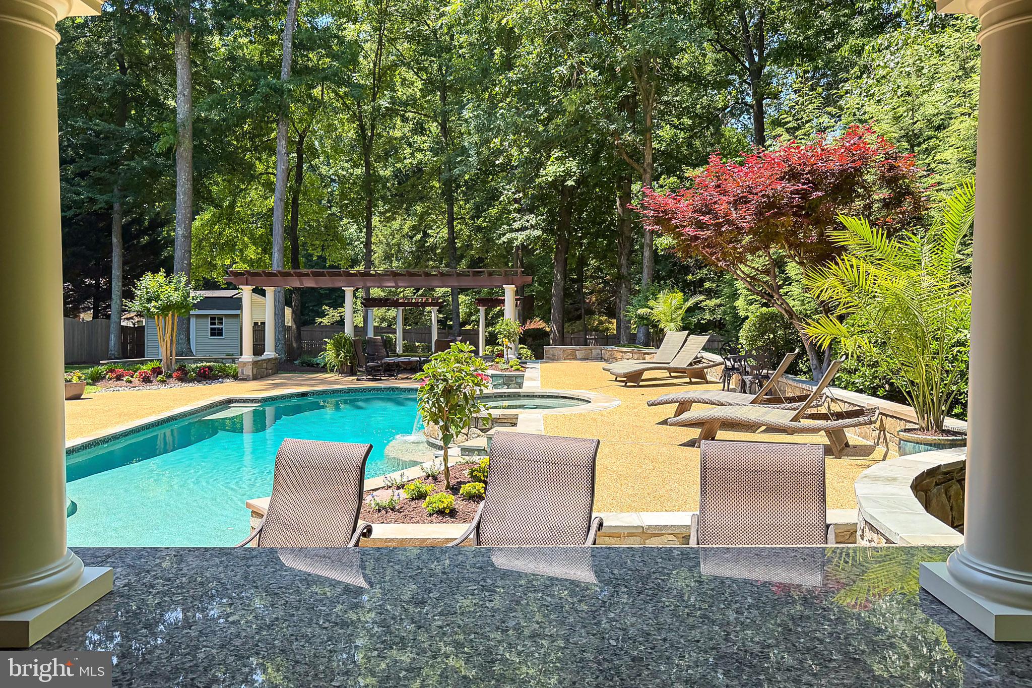EDGEWATER - Residential