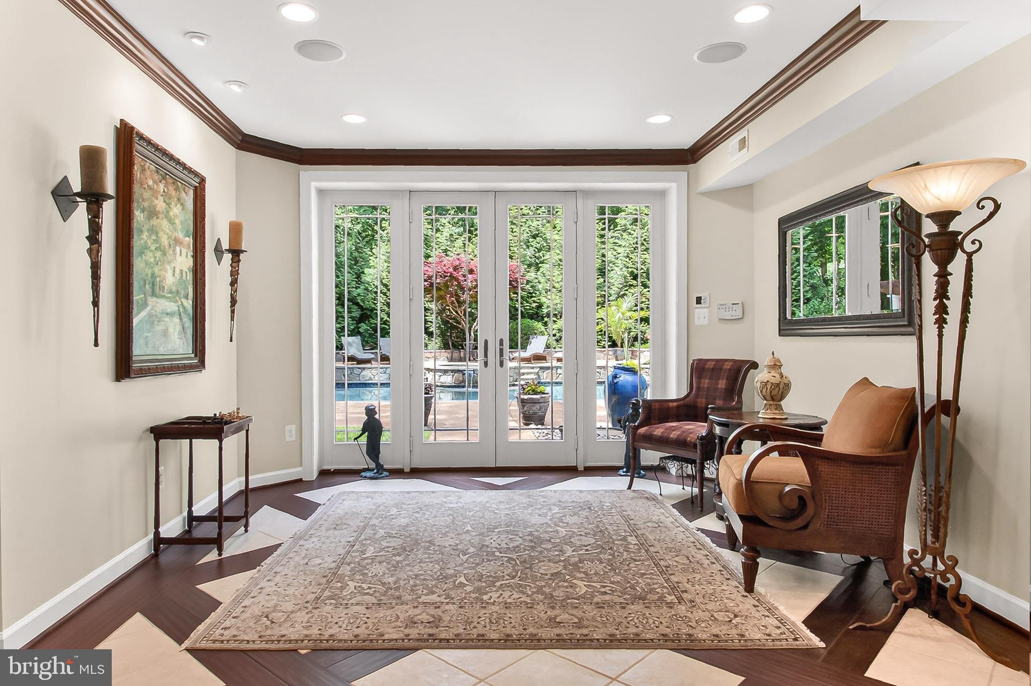EDGEWATER - Residential