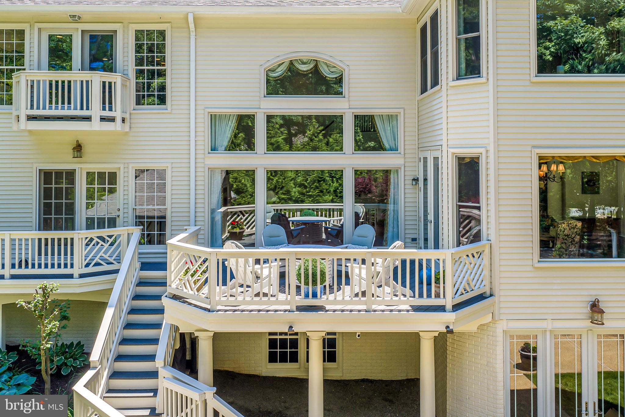 EDGEWATER - Residential