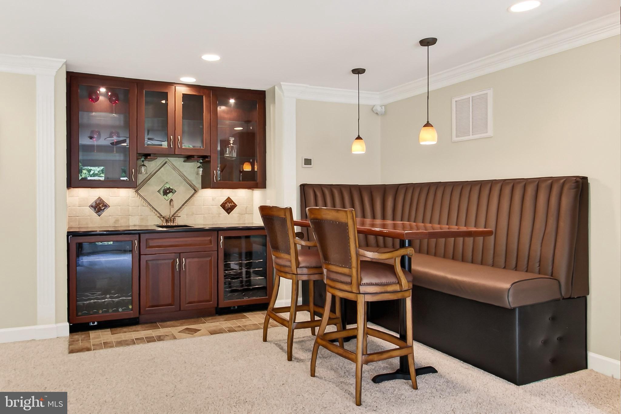 EDGEWATER - Residential