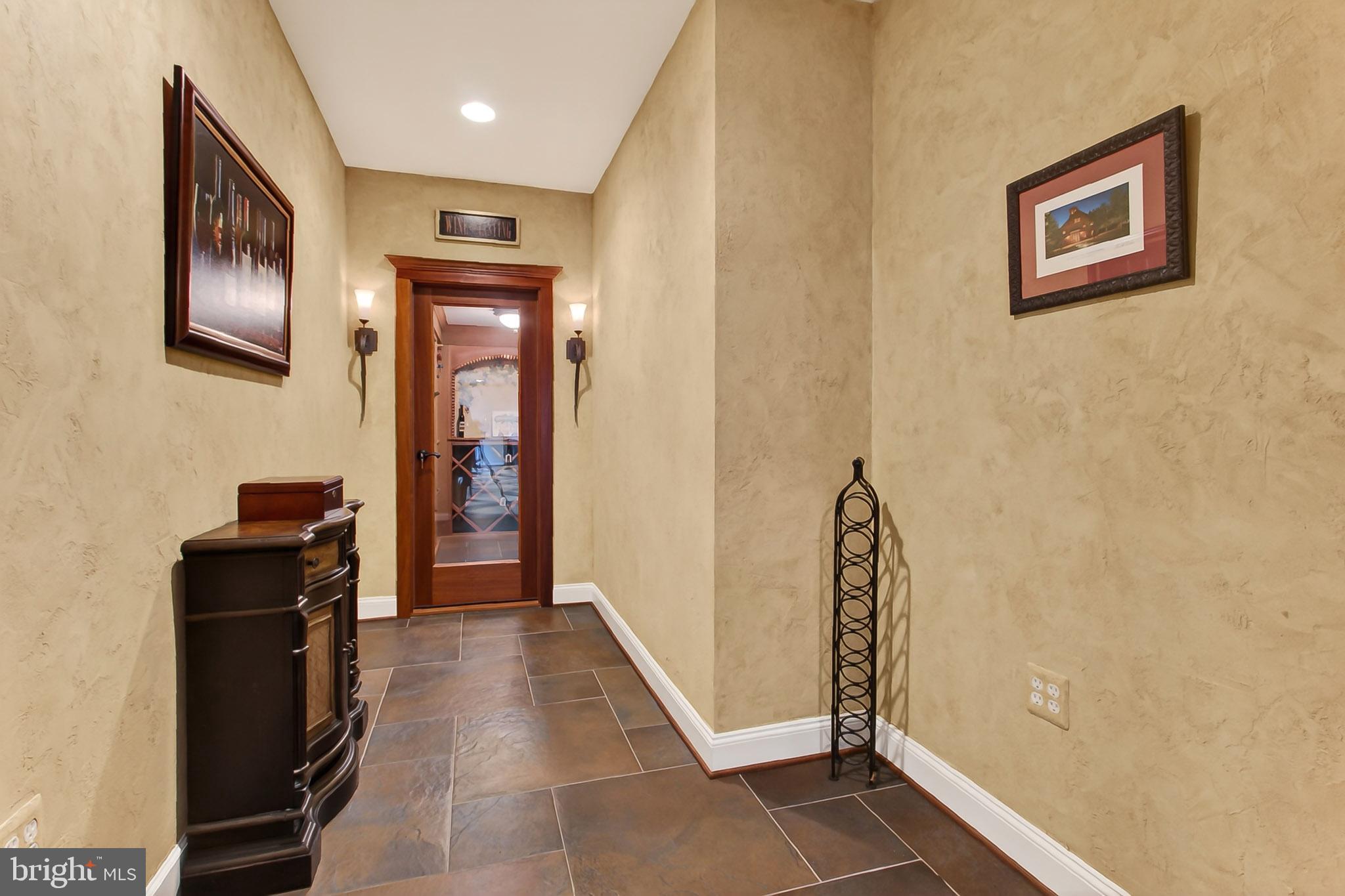 EDGEWATER - Residential