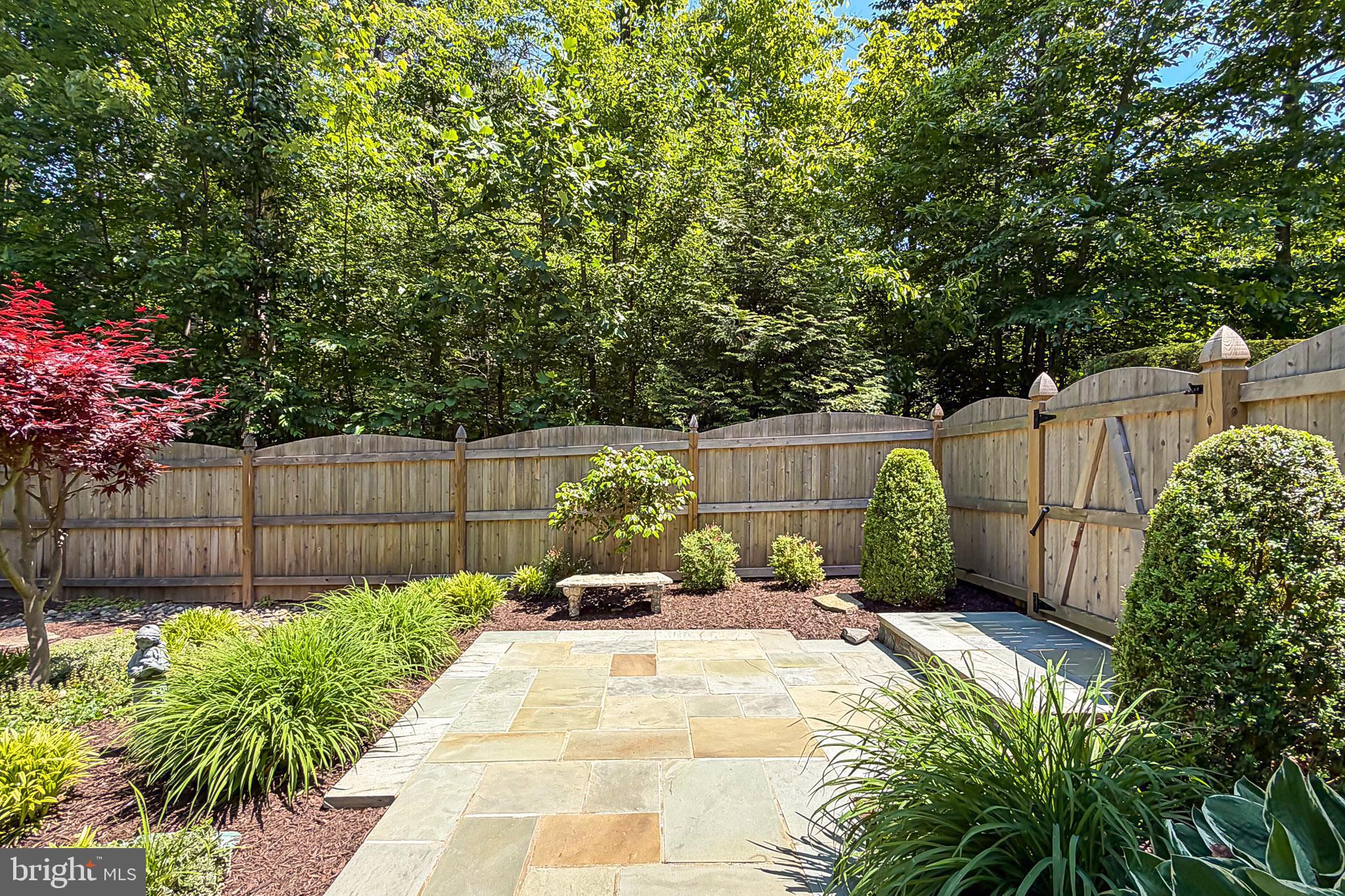 EDGEWATER - Residential