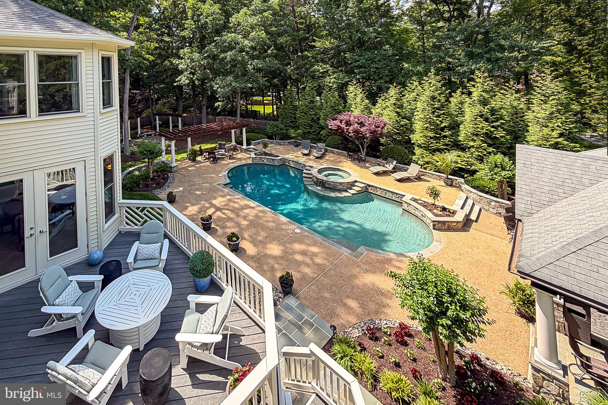 EDGEWATER - Residential