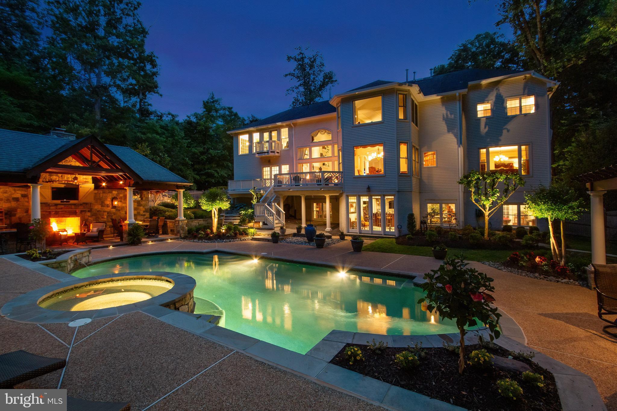 EDGEWATER - Residential