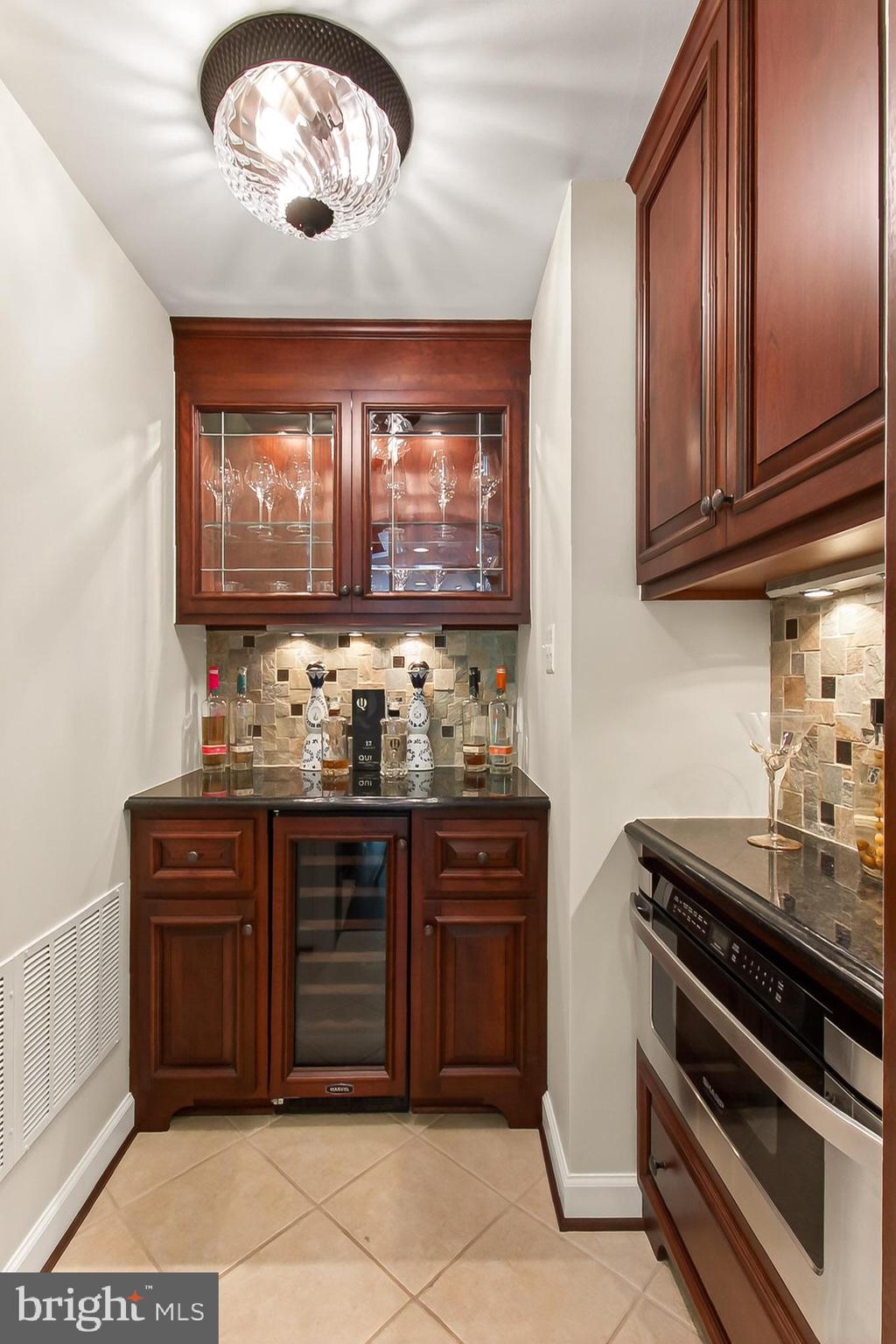 EDGEWATER - Residential