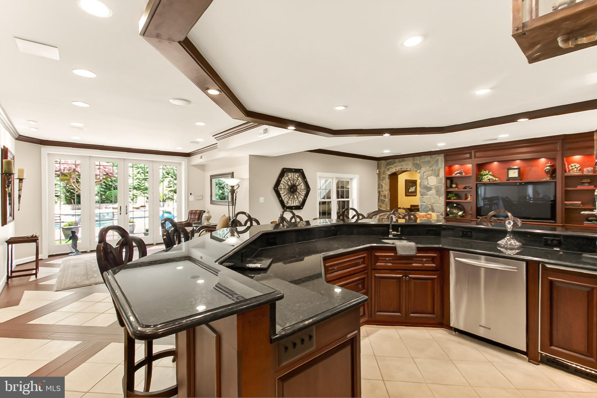 EDGEWATER - Residential