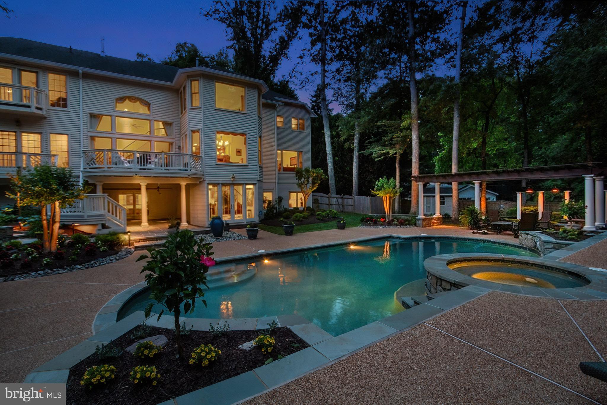 EDGEWATER - Residential