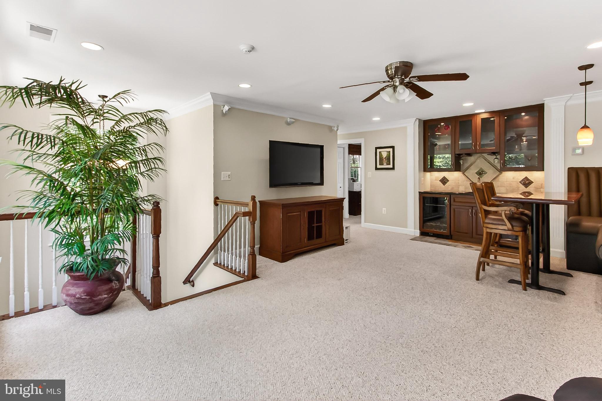 EDGEWATER - Residential