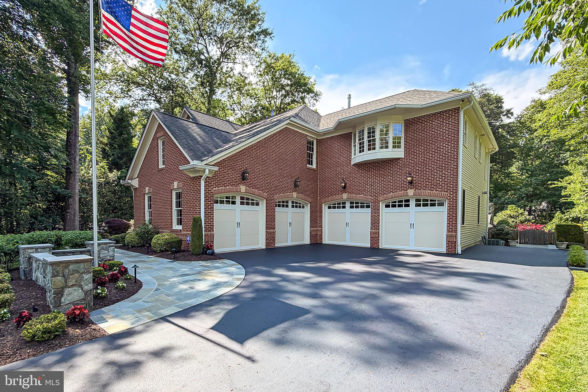 EDGEWATER - Residential