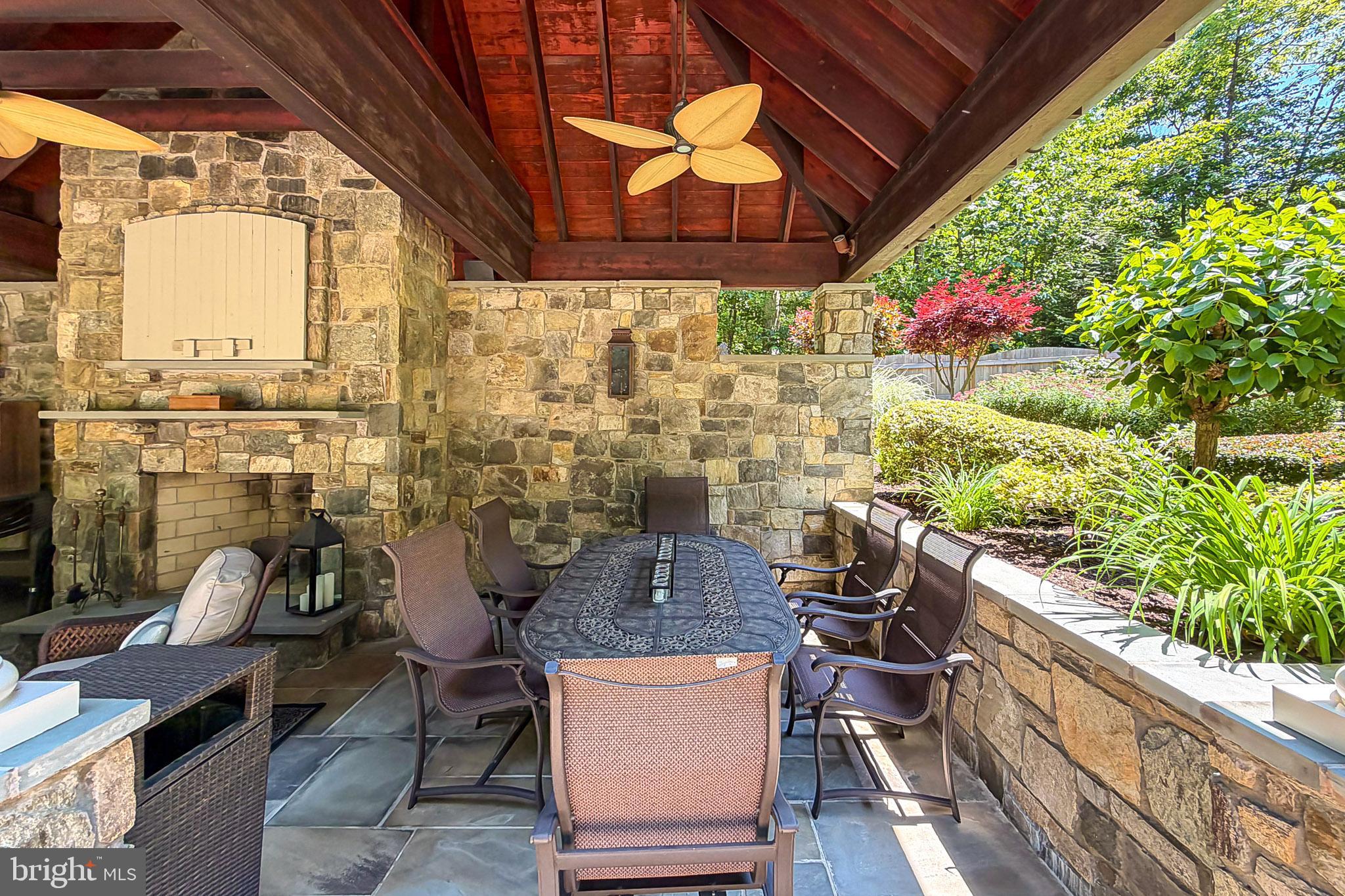 EDGEWATER - Residential
