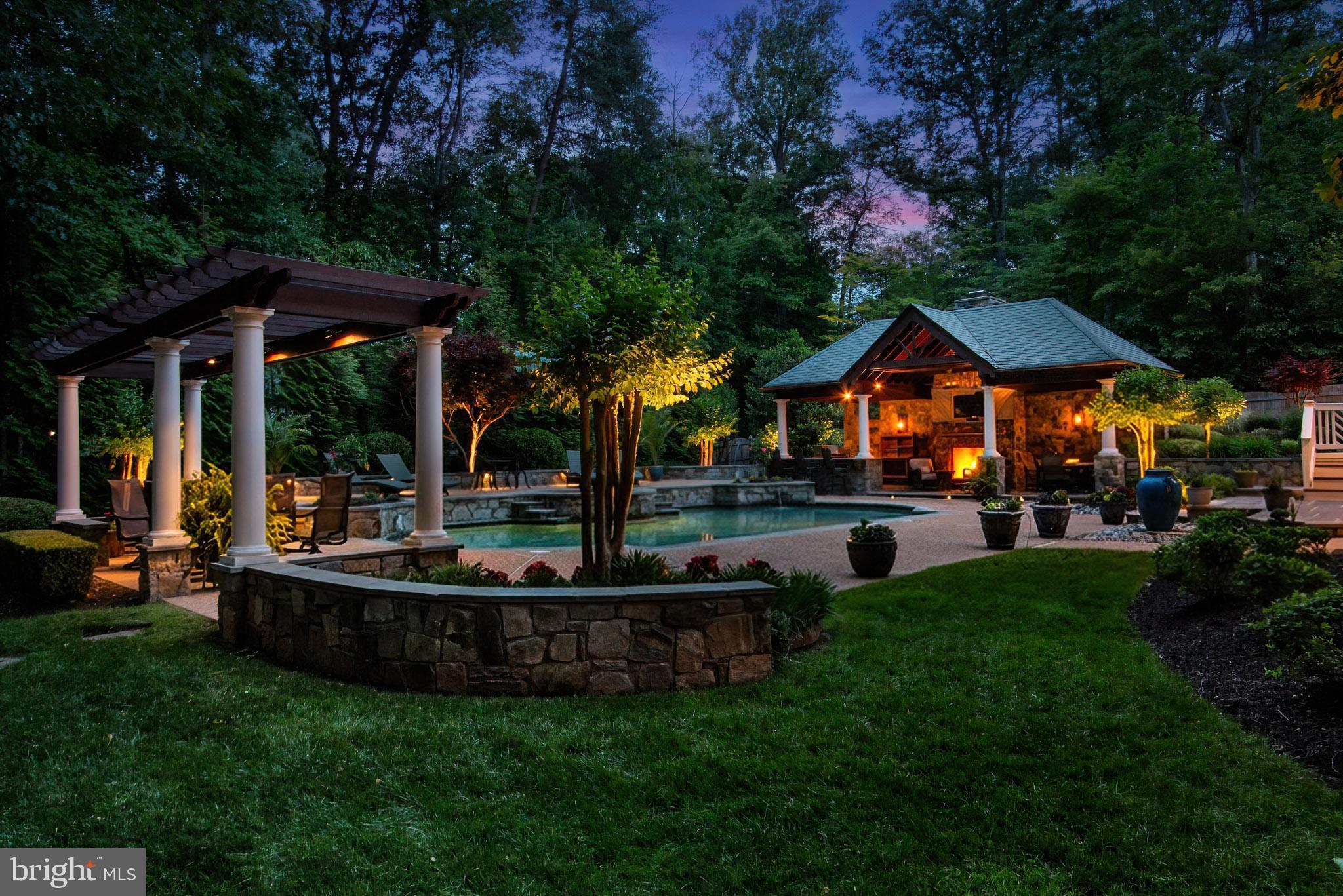EDGEWATER - Residential