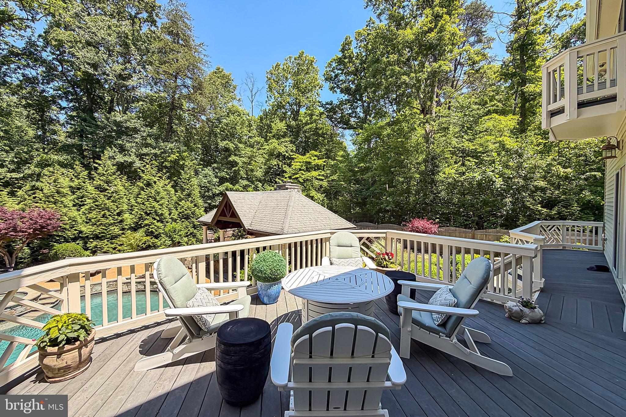 EDGEWATER - Residential