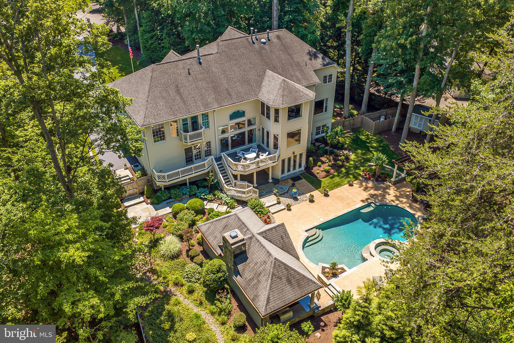 EDGEWATER - Residential