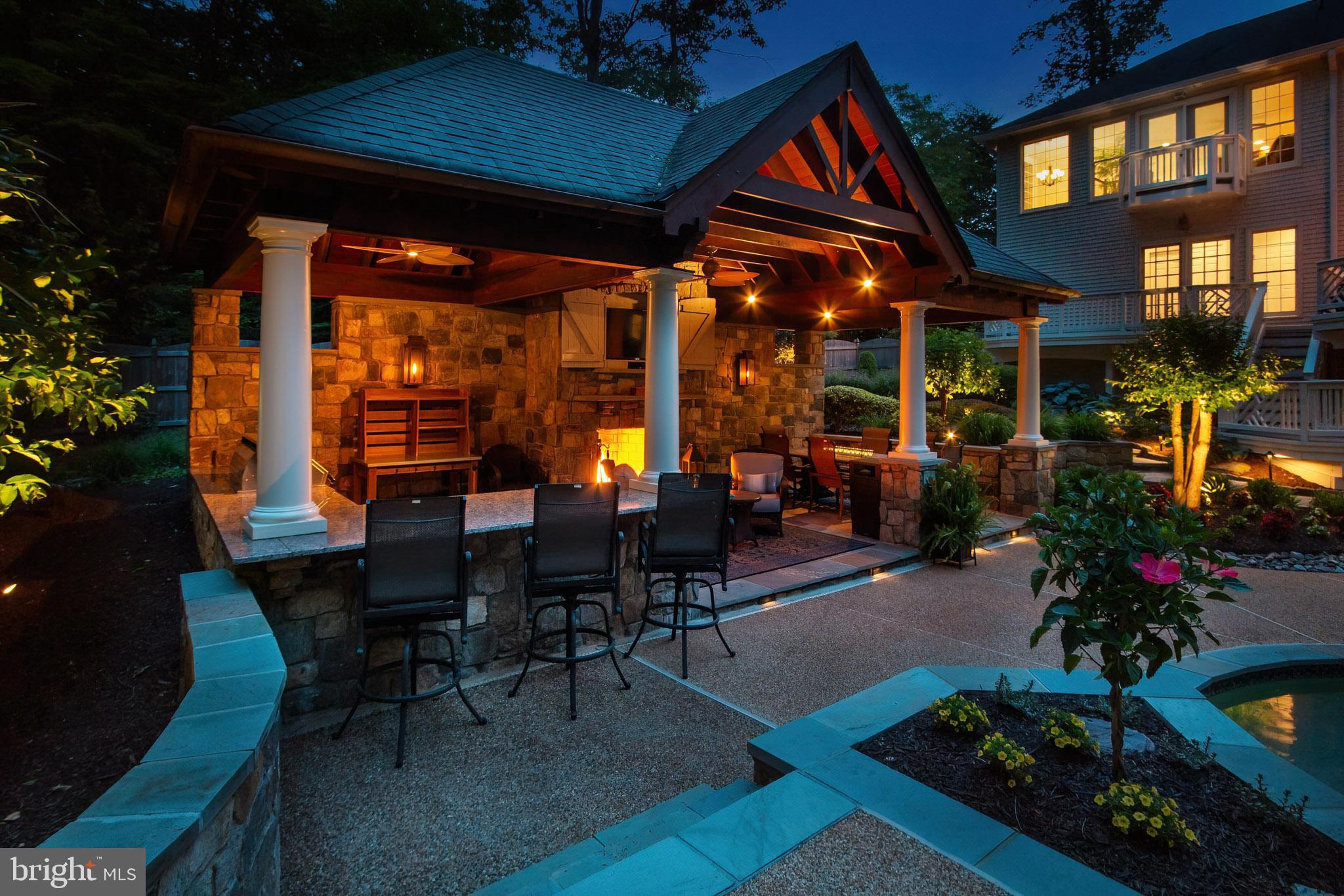 EDGEWATER - Residential