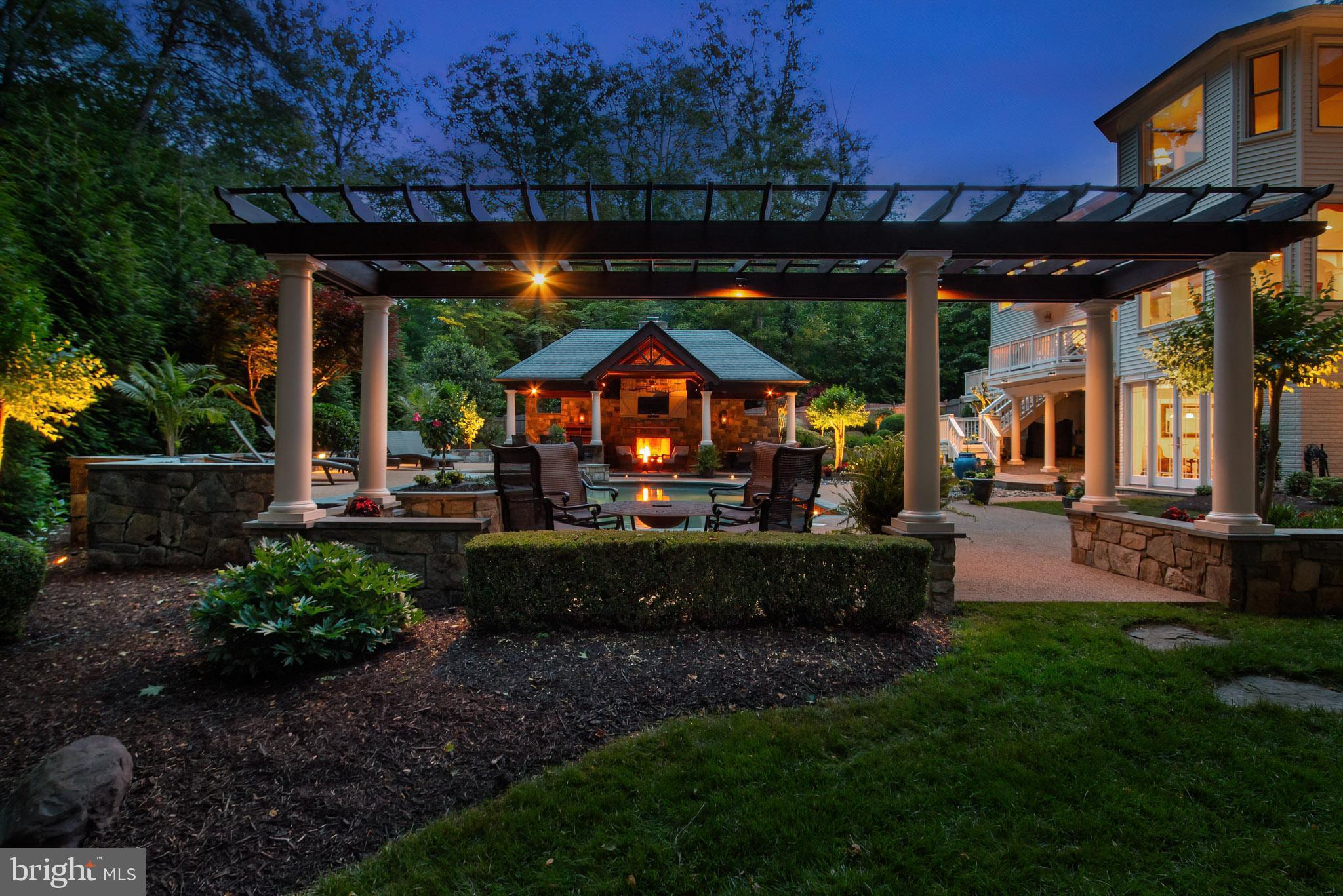 EDGEWATER - Residential