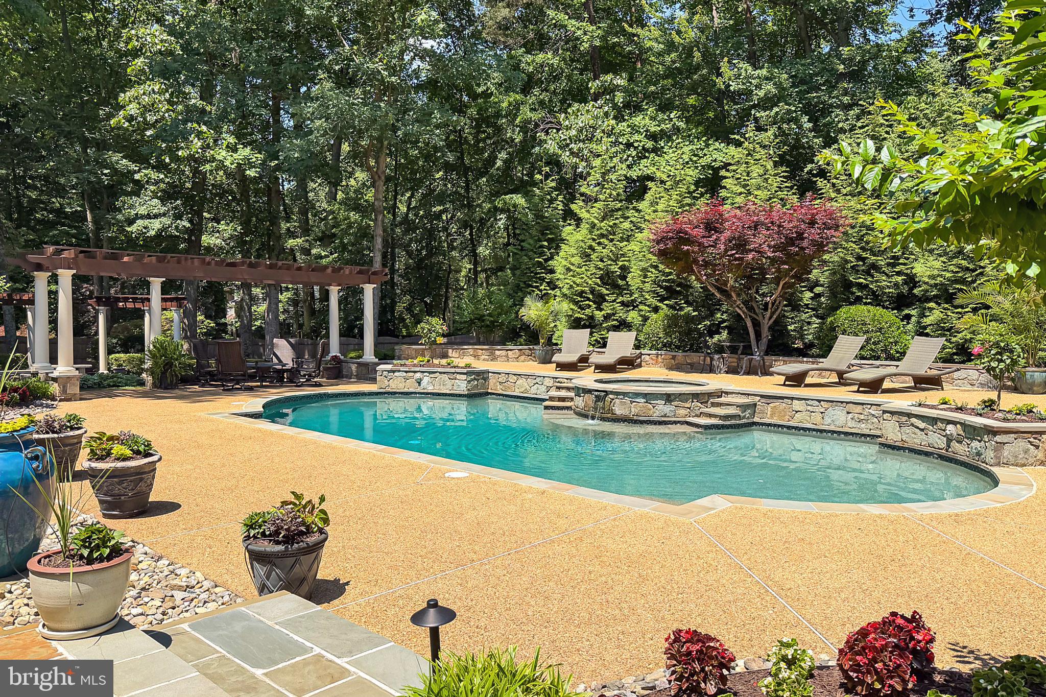 EDGEWATER - Residential