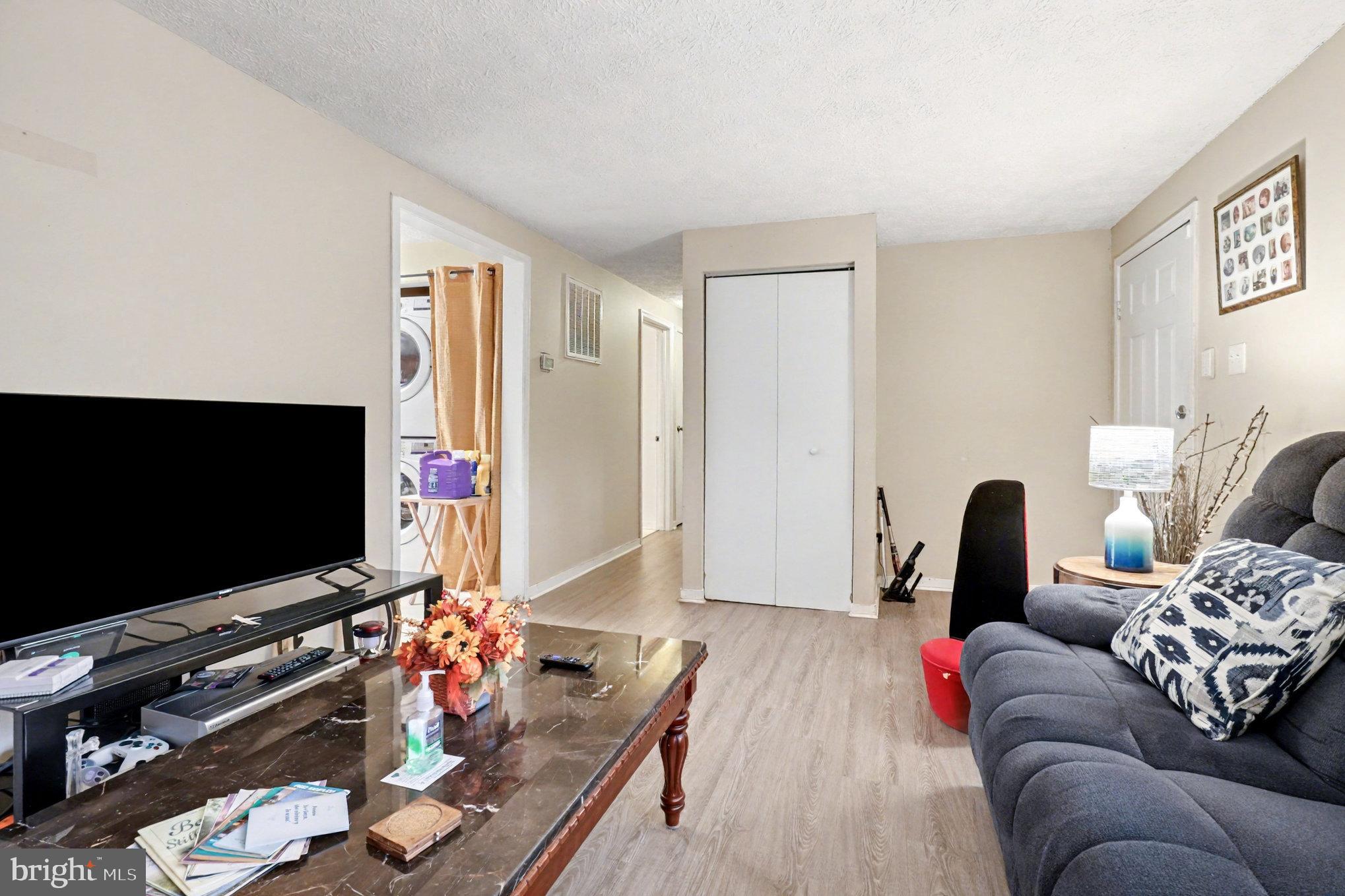 LAKE LAND OR - Residential