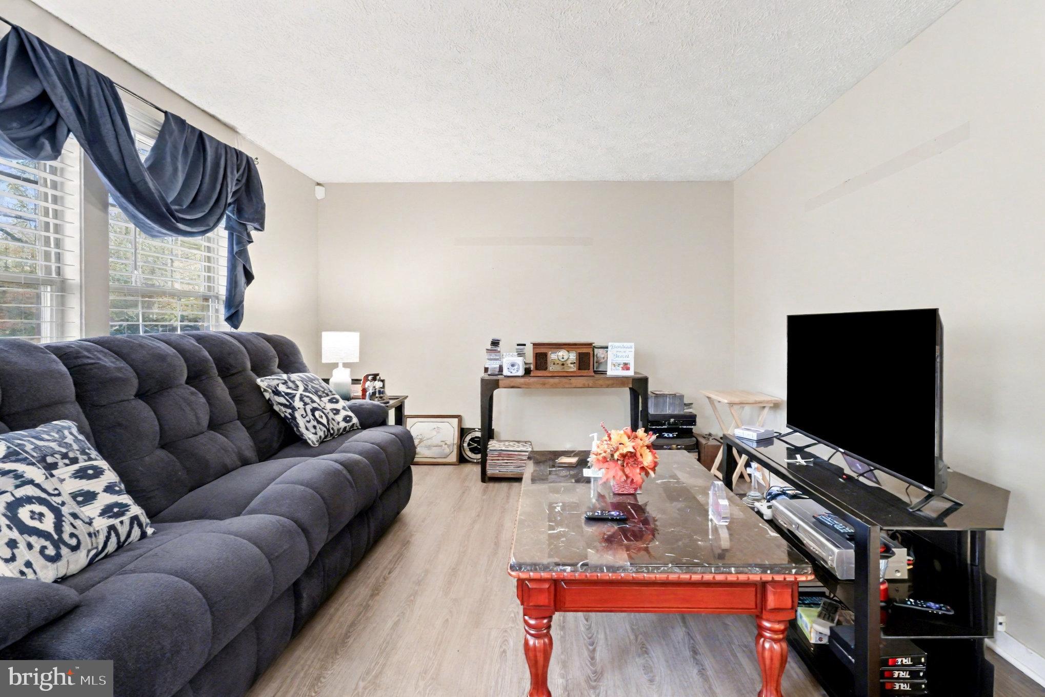 LAKE LAND OR - Residential