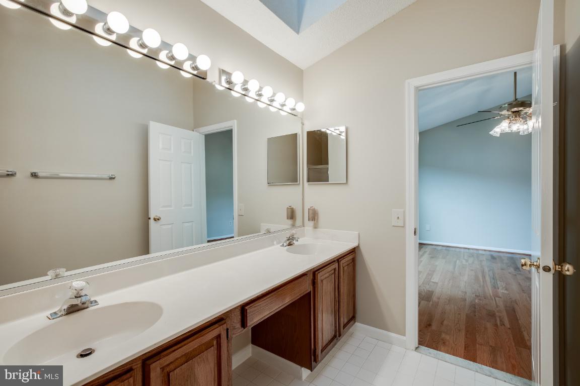 WOODSTONE - Residential