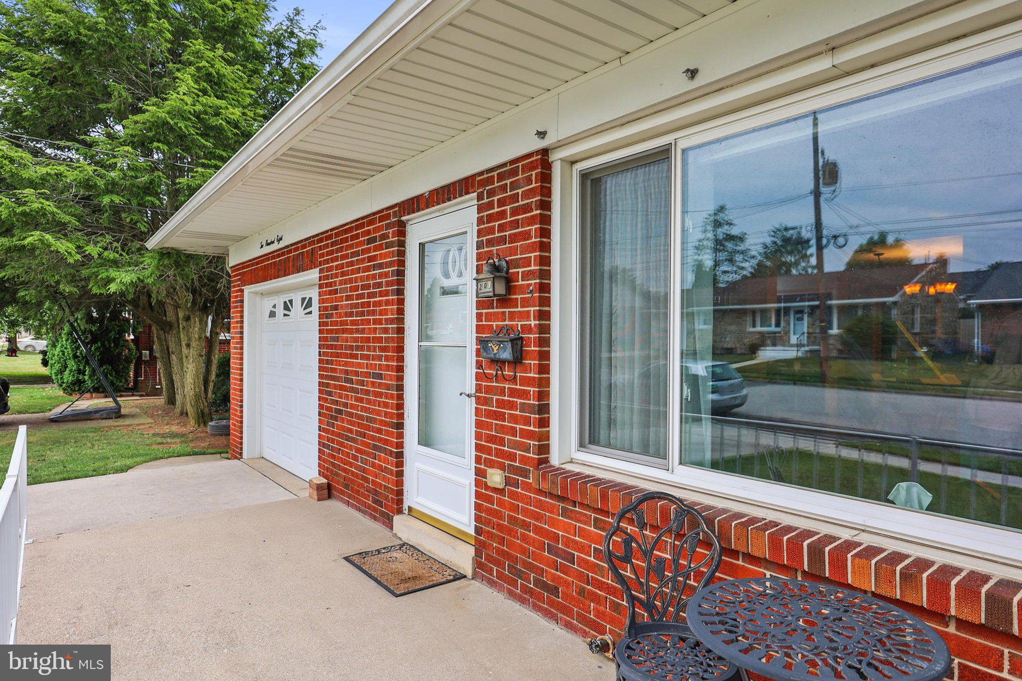 208 WILLOW STREET