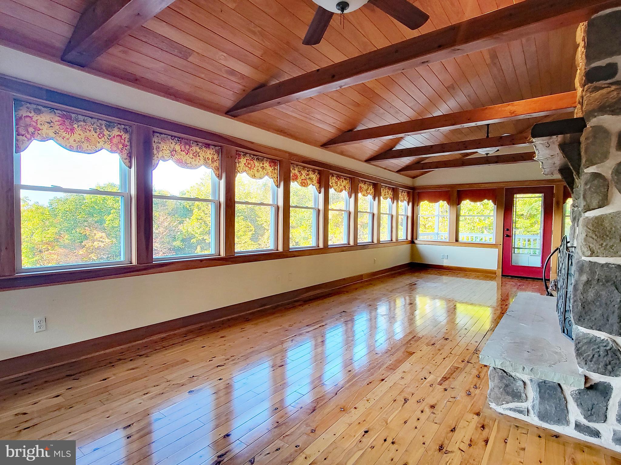 THE HIGHLANDS MEADOW MOUNTAIN - Residential