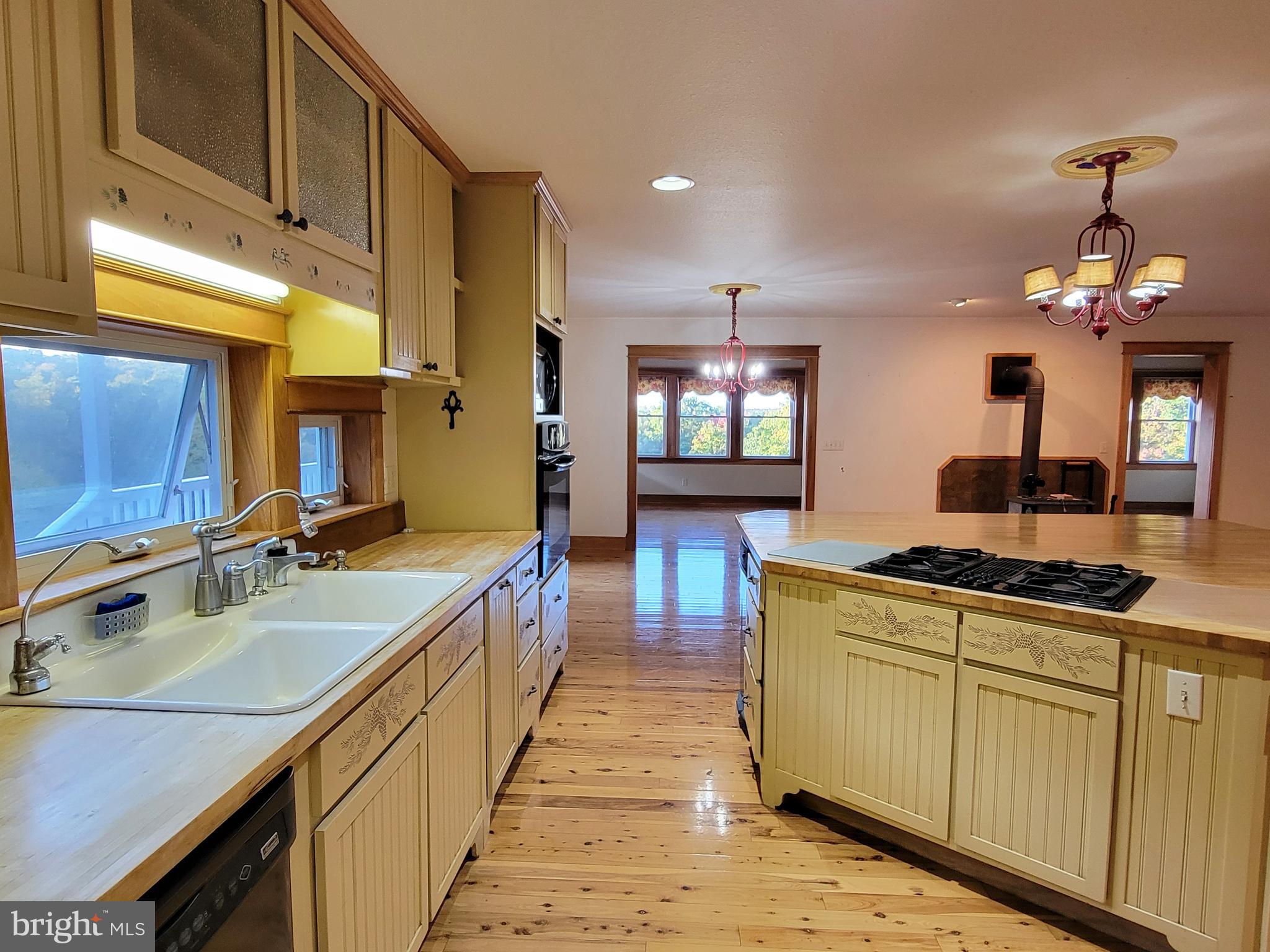 THE HIGHLANDS MEADOW MOUNTAIN - Residential