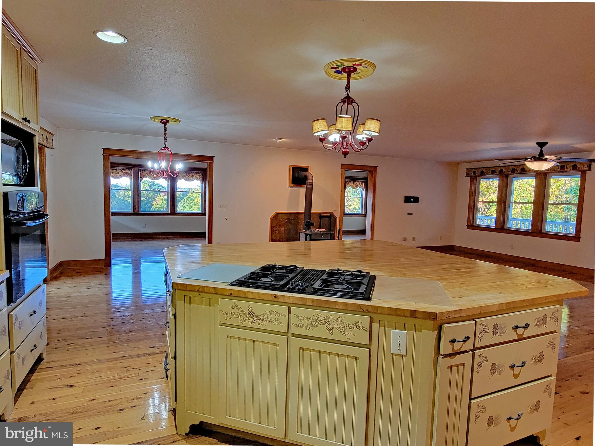 THE HIGHLANDS MEADOW MOUNTAIN - Residential