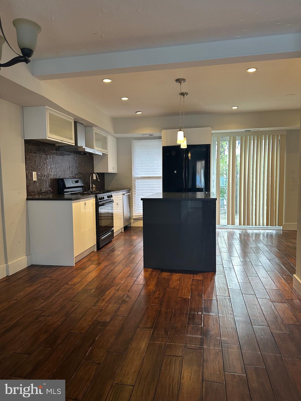 BAKERS BAY CONDOMINIUMS - Residential Lease