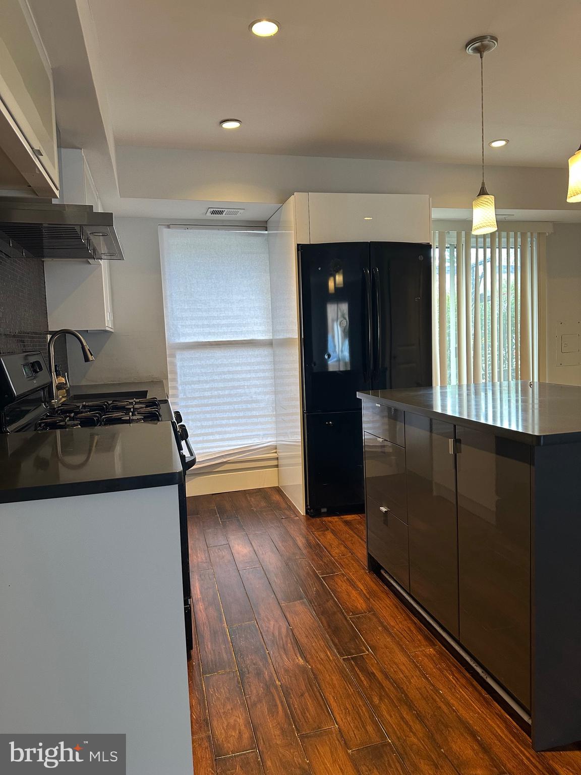 BAKERS BAY CONDOMINIUMS - Residential Lease