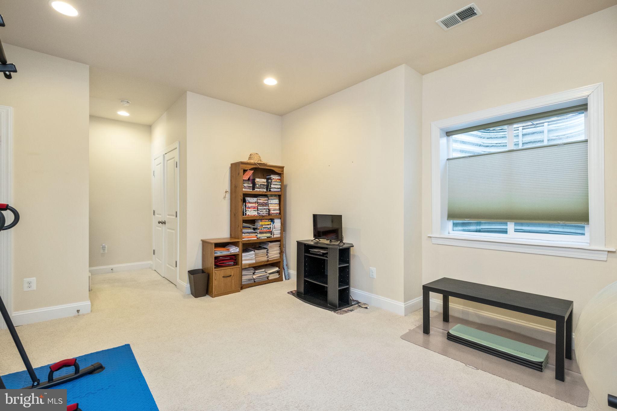 PRESTON LAKE - Residential