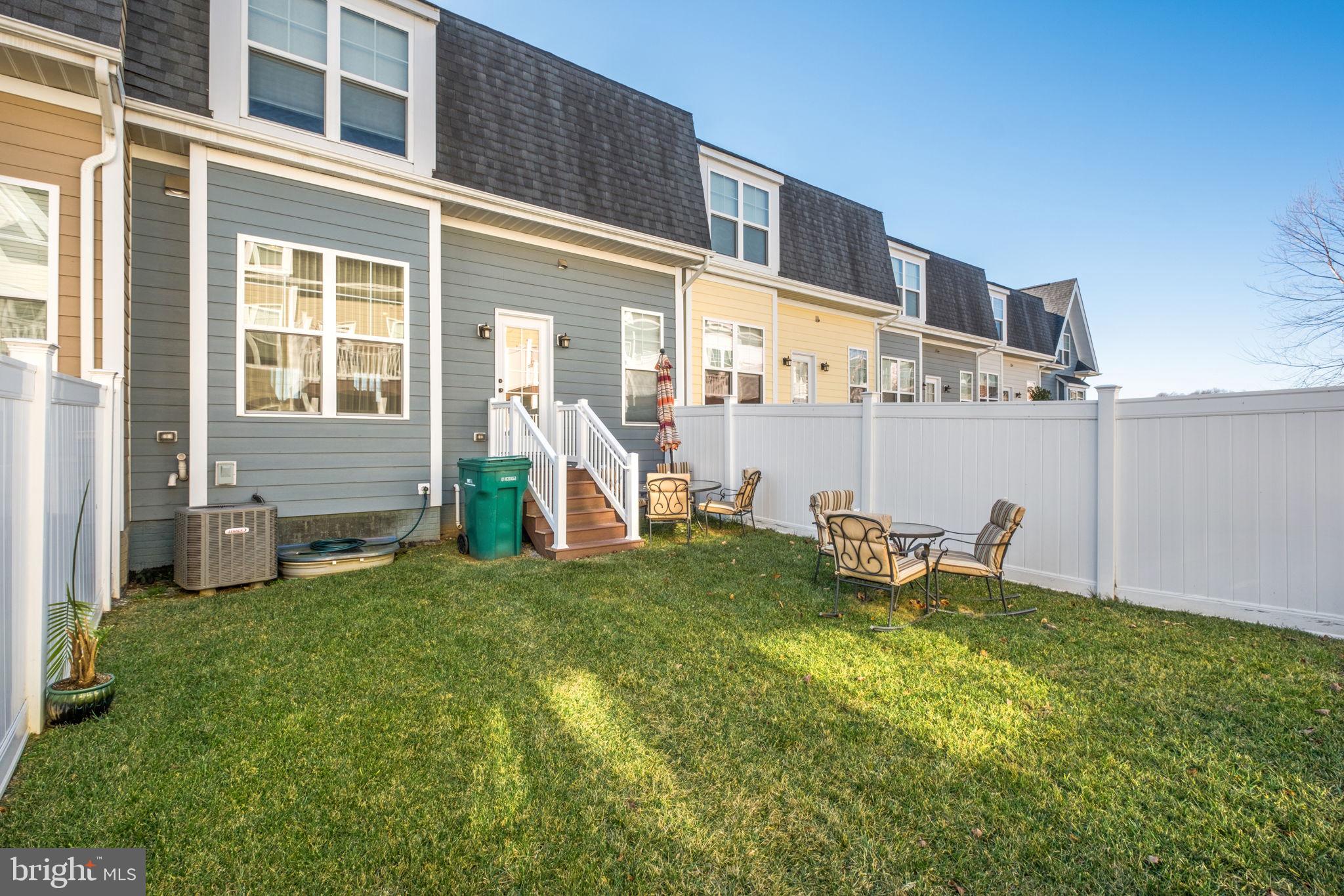 PRESTON LAKE - Residential