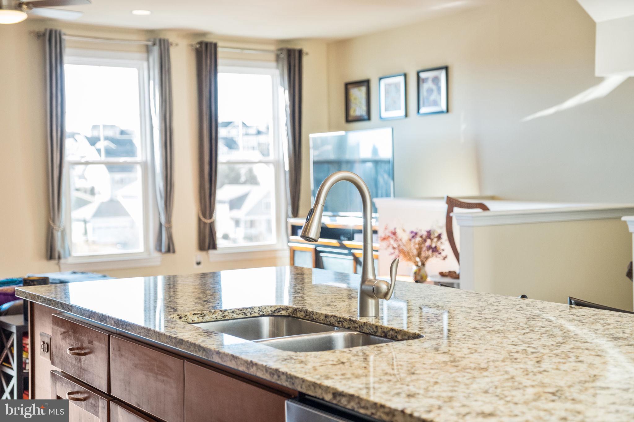 PRESTON LAKE - Residential