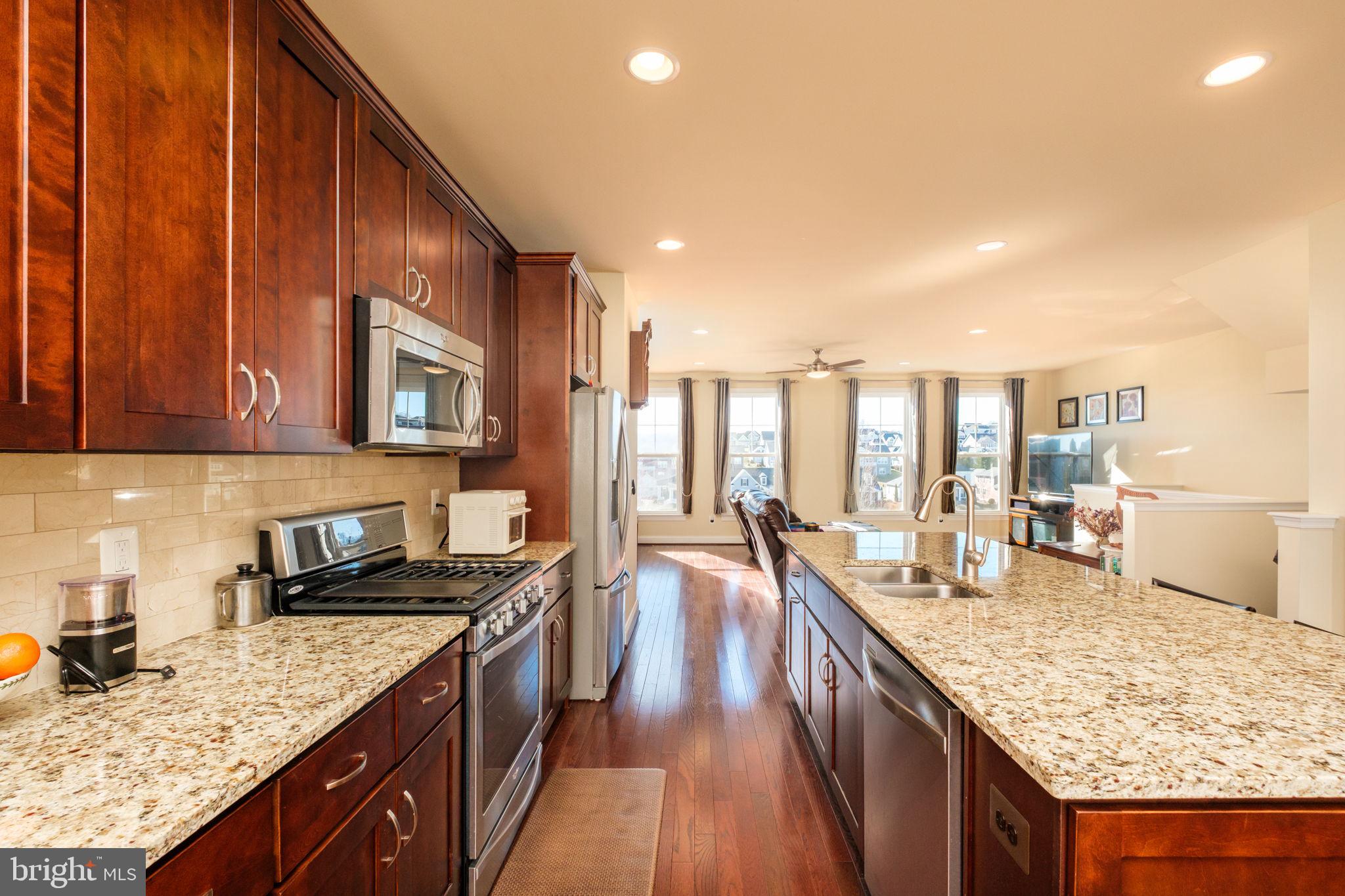 PRESTON LAKE - Residential