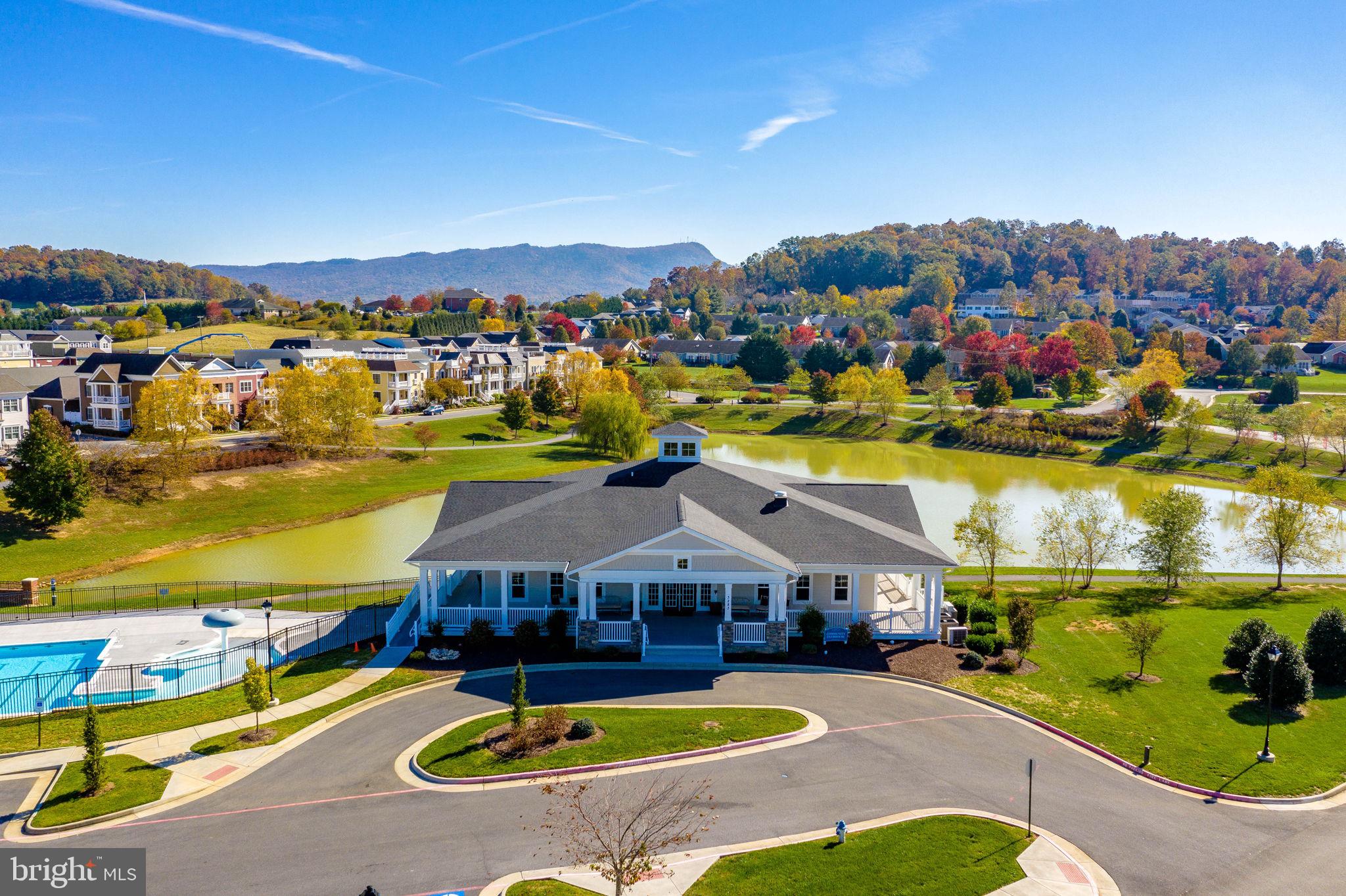 PRESTON LAKE - Residential