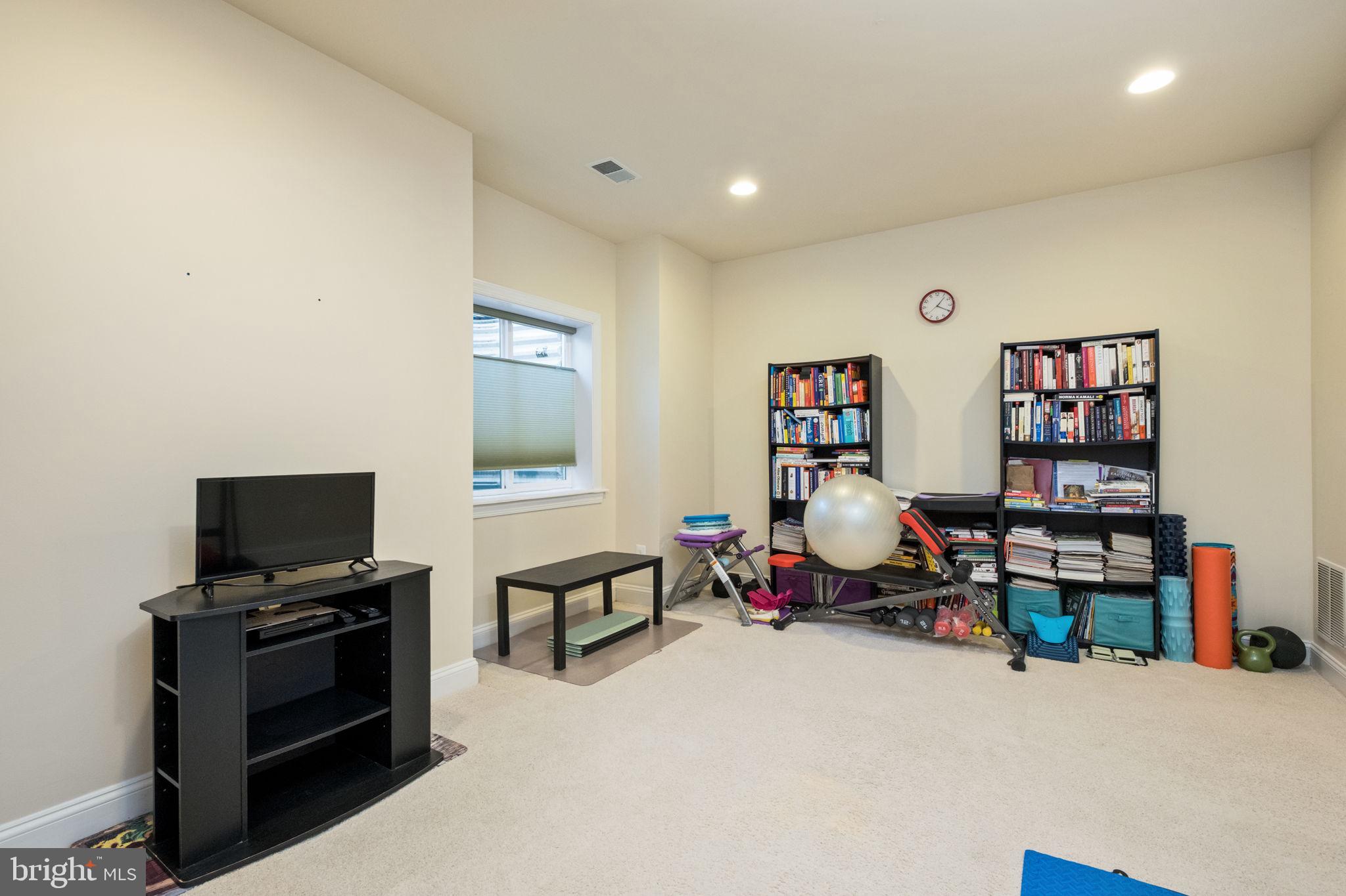 PRESTON LAKE - Residential